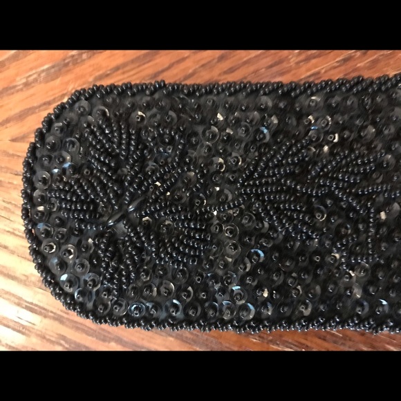 Gorgeous Floral Design Beaded Eye Glass Holder - Picture 5 of 8